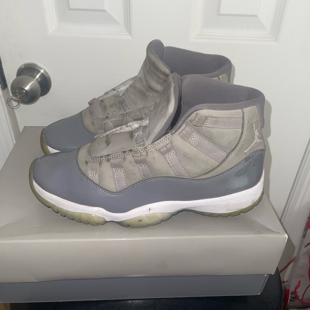 Air Jordan 11 Retro Gray Sneakers